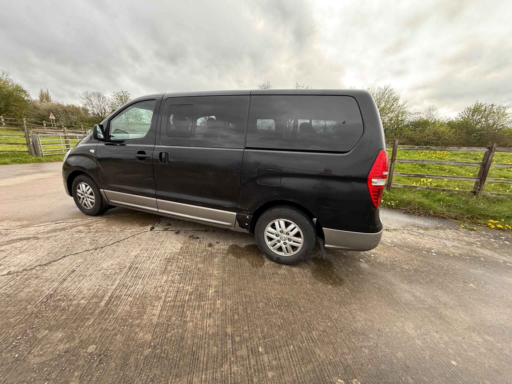 Hyundai i800 2.5 CRDi SE Auto Euro 6 5dr — photo 52 of 100